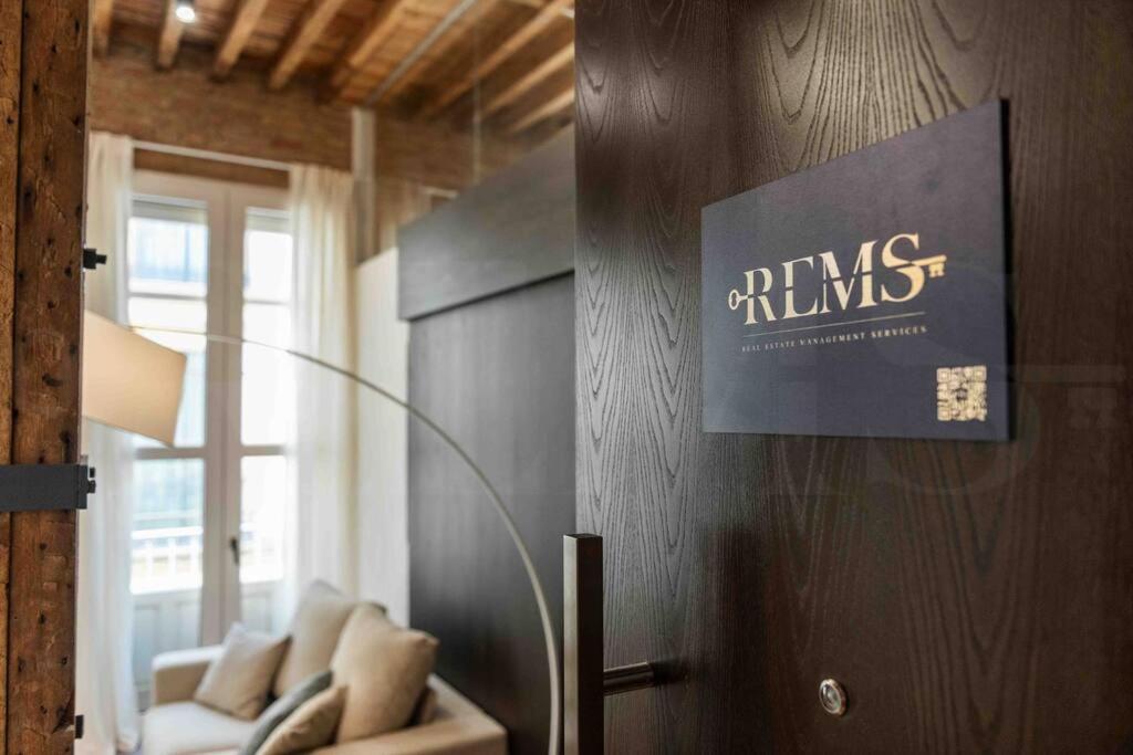 Eclectic & Elegant Apartment By Rems Málaga Exteriör bild