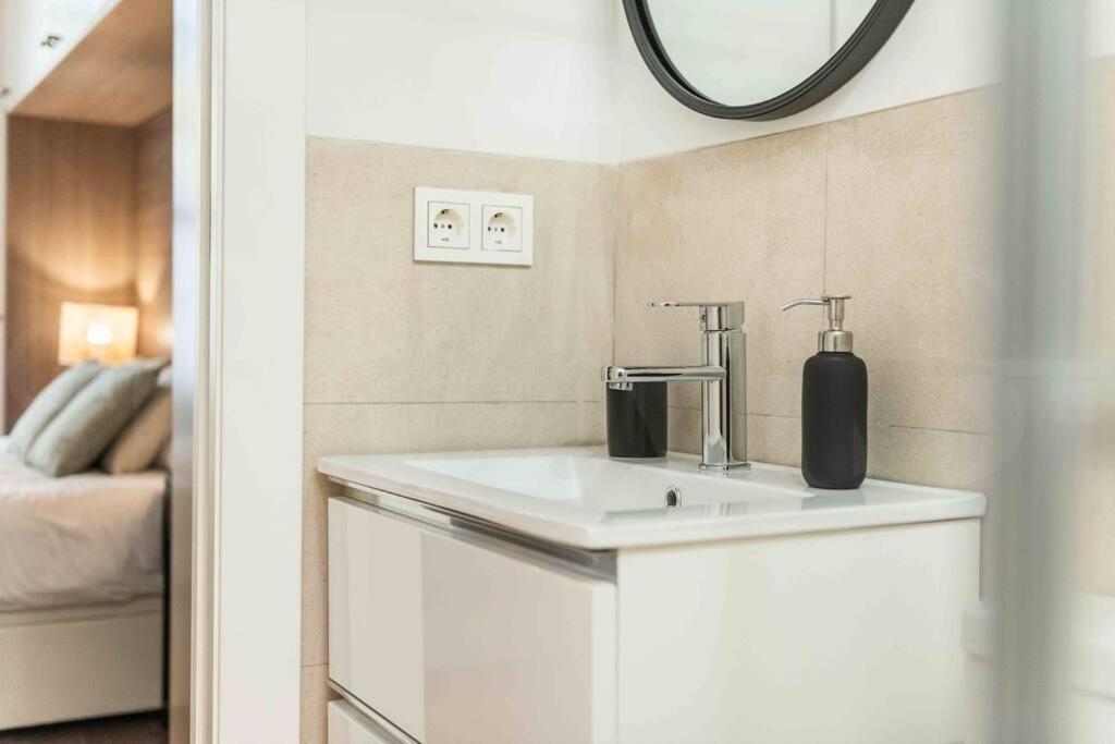 Eclectic & Elegant Apartment By Rems Málaga Exteriör bild